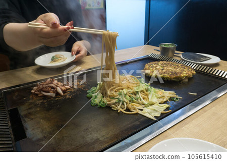Okonomiyaki Yakisoba Okonomiyaki Yakisoba 105615410