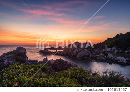top view seascape at dusk of Ko Man Klang, Rayong 105615467