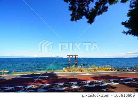 Shirahige Shrine Lake Otorii (Takashima City, Shiga Prefecture Lake Biwa Shirahige Shrine, also known as Shirahige Myojin, Hira Myojin) 105616609