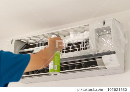 air conditioner cleaning with spray foam cleaner air conditioner cleaning with spray foam cleaner 105621880