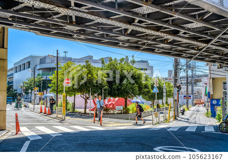 Urban scenery of Shinagawa Ward, Tokyo Shimoshinmei Station 105623167