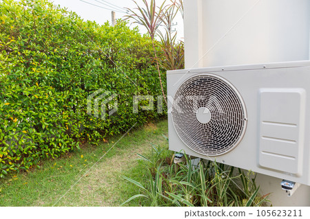 Air condition outdoor unit compressor install outside the house 105623211