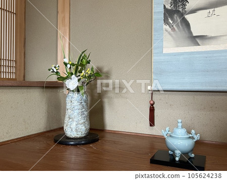 Tokonoma 105624238