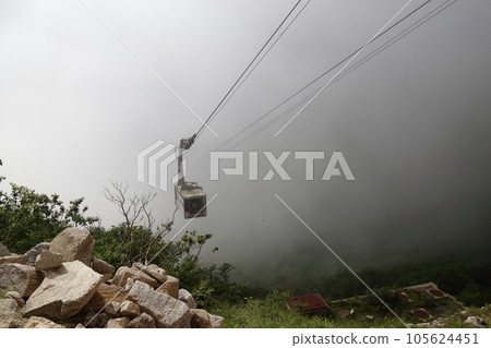 Senjojiki Cirque / From Senjojiki Station to Shirabidaira Station <Komagatake Ropeway> [Komagane City, Nagano Prefecture] 105624451