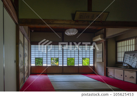 Unryu-in Renge-no-ma Shikishi scenery Fresh green season (Kyoto) Unryu-in Renge-no-ma Shikishi scenery Fresh green season (Kyoto) 105625453