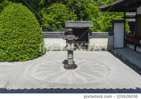 菊花枯山水、仙遊寺雲龍院龍華殿 105626036