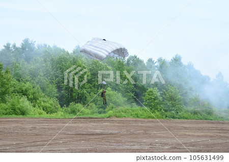 Ground Self-Defense Force paratroopers during mock training Ground Self-Defense Force paratroopers during mock training 105631499