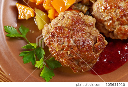 Austrian Faschierte Laibchen 105631910