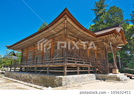 [本山寺] 岡山縣久米郡三崎町貞宗 105632451