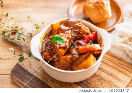 chicken curry with lots of ingredients 105633247