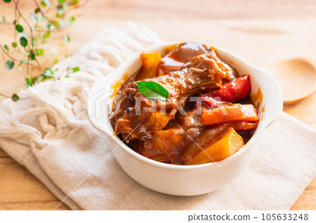 chicken curry with lots of ingredients chicken curry with lots of ingredients 105633248