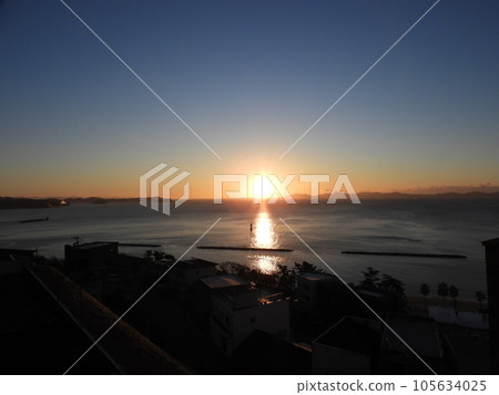 從三河灣升起的朝日十二月 從三河灣升起的朝日十二月 105634025