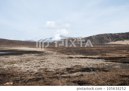 阿蘇草千里濱 田野燃燒後的風景 105638252