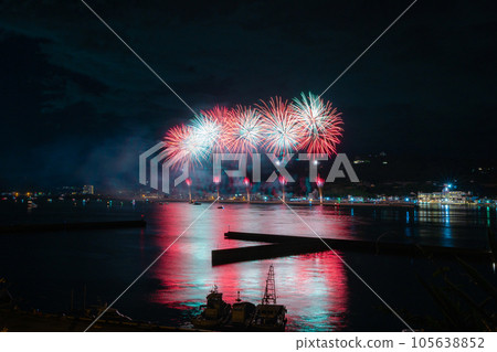 Fireworks image of the Seto Inland Sea [Ushimado Town, Setouchi City, Okayama Prefecture] 105638852