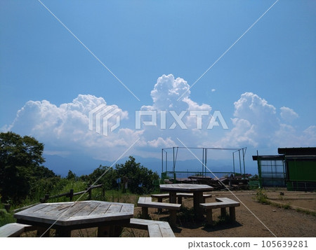 夏天的藍天白雲 105639281