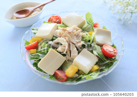 口味清淡，沙拉雞肉豆腐沙拉 105640203