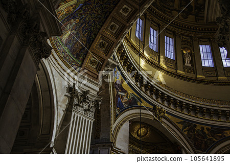 A view from St Paul's Cathedral in London 105641895
