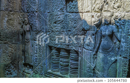 Ancient ruins Thom Bayon temple - famous Cambodian landmark, Angkor Wat complex of temples. Siem Reap, Cambodia. 105644780