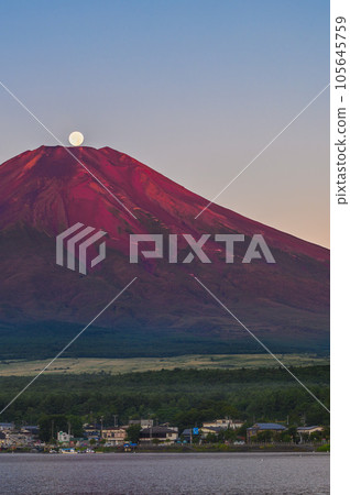 珍珠富士，在富士山頂欣賞日出和滿月的壯麗景色 105645759