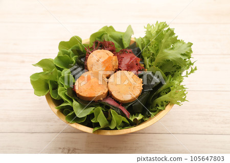 Monkfish Liver and Seaweed Salad 105647803