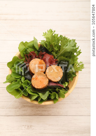 Monkfish Liver and Seaweed Salad 105647804