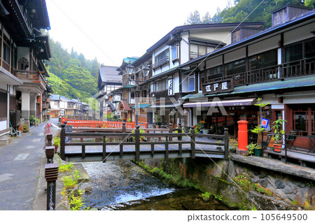 Taisho Roman Ginzan hot spring town waking up with summer morning fog 105649500