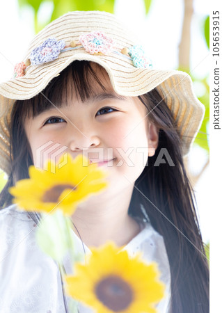 拿著向日葵的女孩頭像 拿著向日葵的女孩頭像 105653915