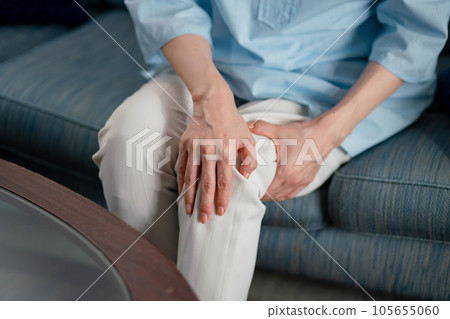 Knee pain female pain Knee pain female pain 105655060