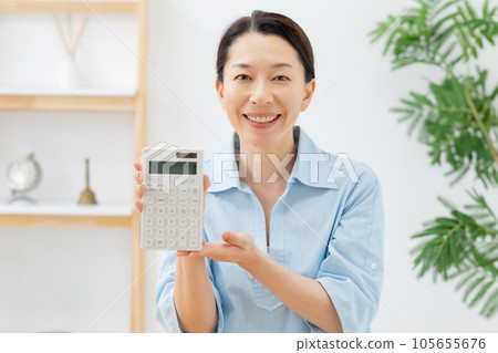 Calculator calculator woman smile 105655676