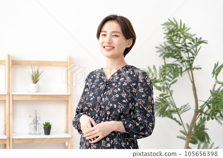 Maternity working mother Pregnant woman 105656398
