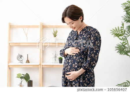 Maternity working mother Pregnant woman 105656407