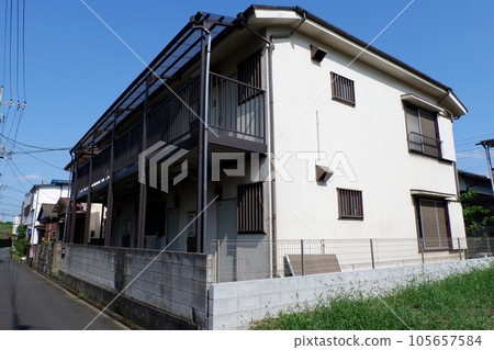 residential apartment 105657584