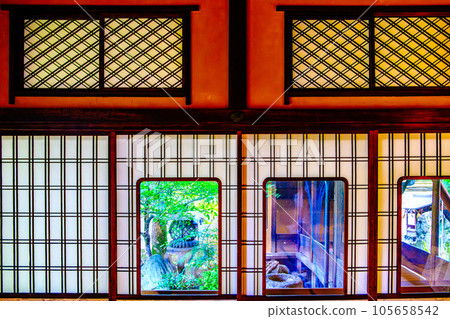 Shoji in Kadoyamatsu room in Shimabara, Kyoto 105658542