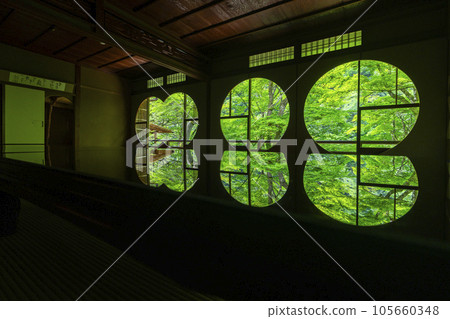 Arashiyama Yusaitei Round window room, beautiful reflections, season of fresh greenery Arashiyama Yusaitei Round window room, beautiful reflections, season of fresh greenery 105660348