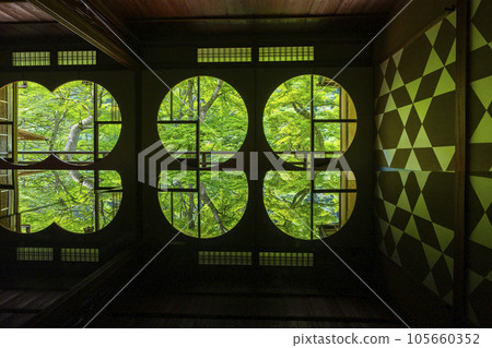Arashiyama Yusaitei Round window room, beautiful reflections, season of fresh greenery Arashiyama Yusaitei Round window room, beautiful reflections, season of fresh greenery 105660352