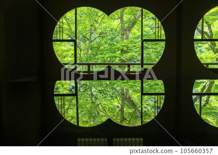 Arashiyama Yusaitei Round window room, beautiful reflections, season of fresh greenery Arashiyama Yusaitei Round window room, beautiful reflections, season of fresh greenery 105660357