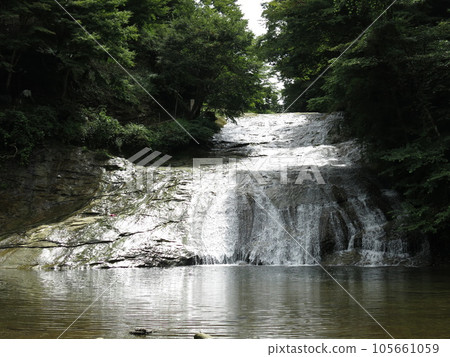 Awamata Falls (Yoro Falls) in Yoro Valley, Otaki Town, Chiba Prefecture 105661059