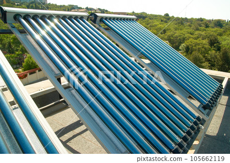 Vacuum solar water heating system Vacuum solar water heating system 105662119