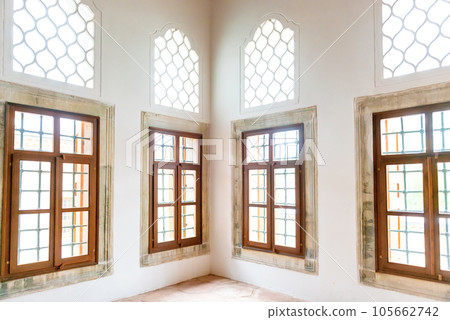 Light interior room with big windows 105662742