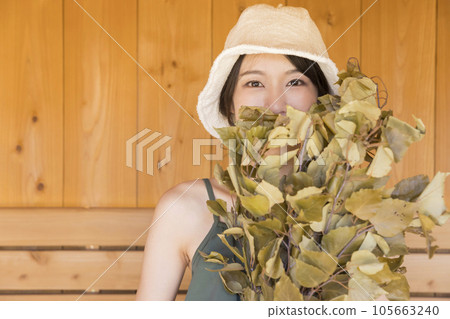 A sauna girl with a vihita Saikatsu girl 105663240