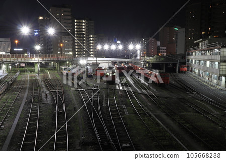 晚上五島綜合車輛事務所岡山柴油列車分所（岡山縣岡山市北區） 105668288