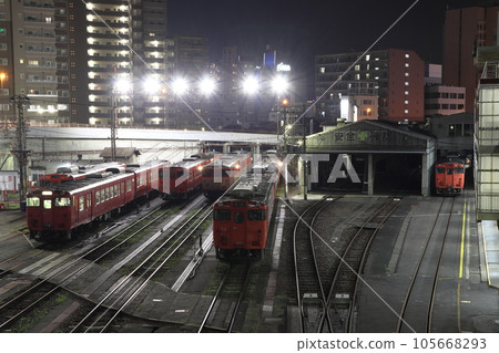 At night at Okayama diesel train branch of Goto general vehicle office (Kita Ward, Okayama City, Okayama Prefecture) 105668293