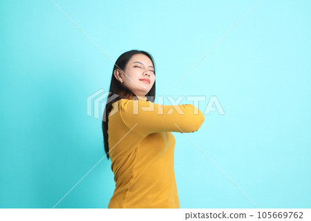 Cute Asain Woman Cute Asain Woman 105669762