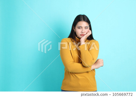 Cute Asain Woman Cute Asain Woman 105669772