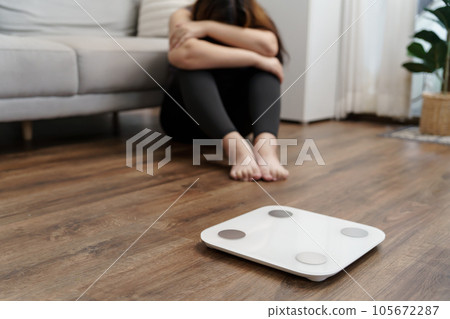 woman, female, obese 105672287