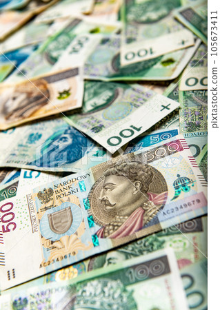 polish paper money or banknotes 105673411