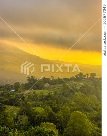 Stunning view on mount Abang  and lake Batur at sunrise 105677049