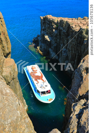 [Fukui Prefecture] Tojinbo under fine weather (Echizen coast) 105678136