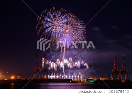 舞島超級煙火將夏末的夜空染上色彩 舞島超級煙火將夏末的夜空染上色彩 105679443