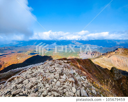 秋天的萬代登山:山頂的景色 秋天的萬代登山:山頂的景色 105679459